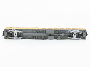 HO Scale Walthers 932-9540 UP Union Pacific Railroad Diner Passenger Car