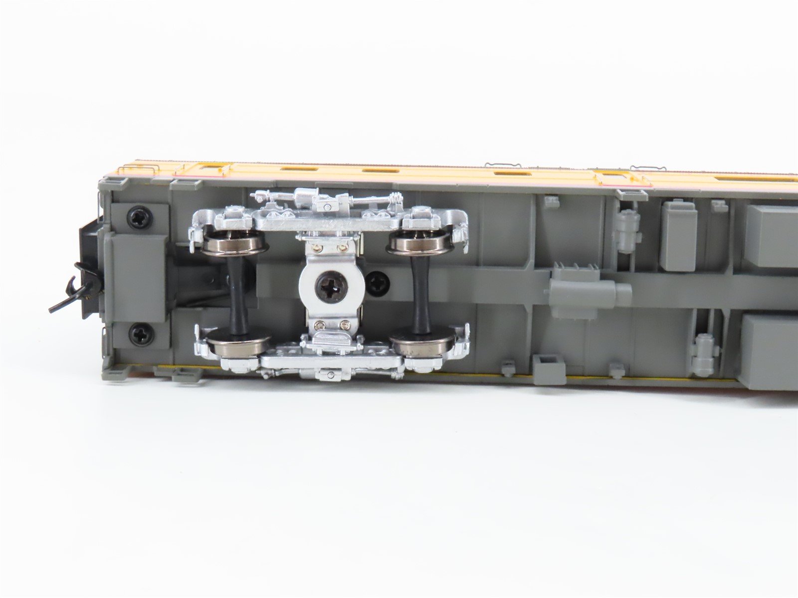 HO Scale Walthers 932-9550 UP Union Pacific Railroad Café-Lounge Passenger Car