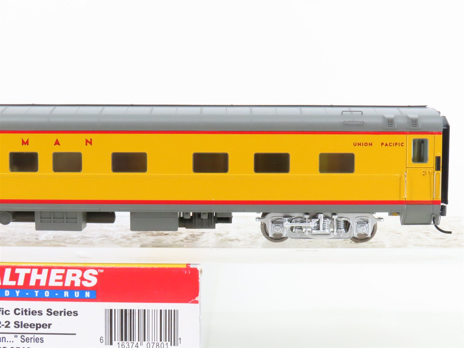 HO Scale Walthers 932-9510 UP Union Pacific Pullman Sleeper Passenger Car