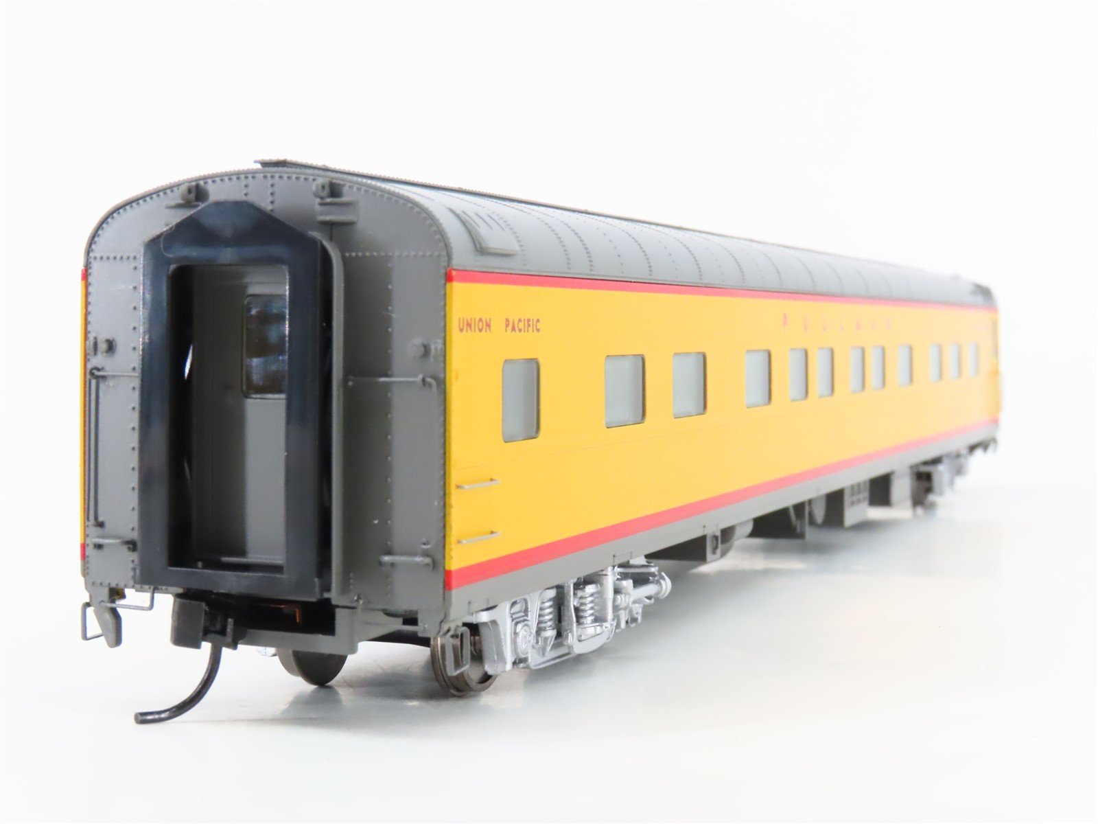 HO Scale Walthers 932-9510 UP Union Pacific Pullman Sleeper Passenger Car