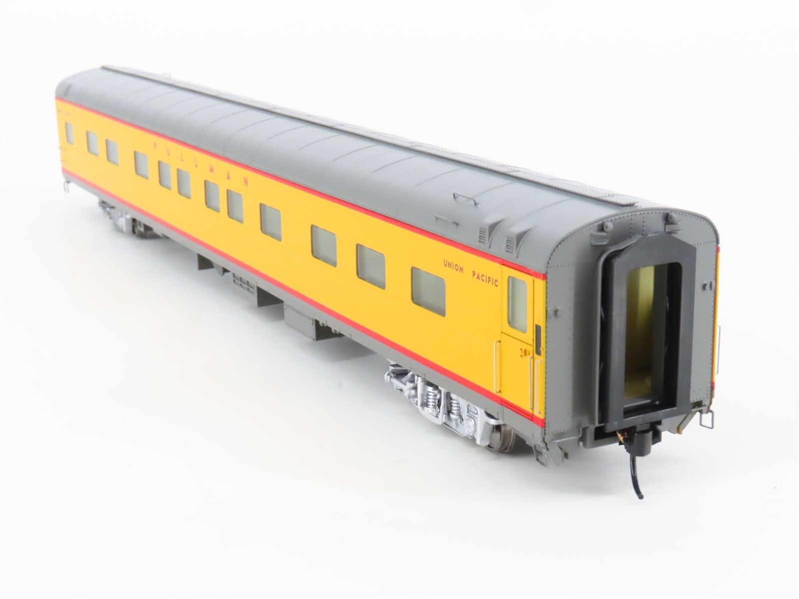 HO Scale Walthers 932-9510 UP Union Pacific Pullman Sleeper Passenger Car