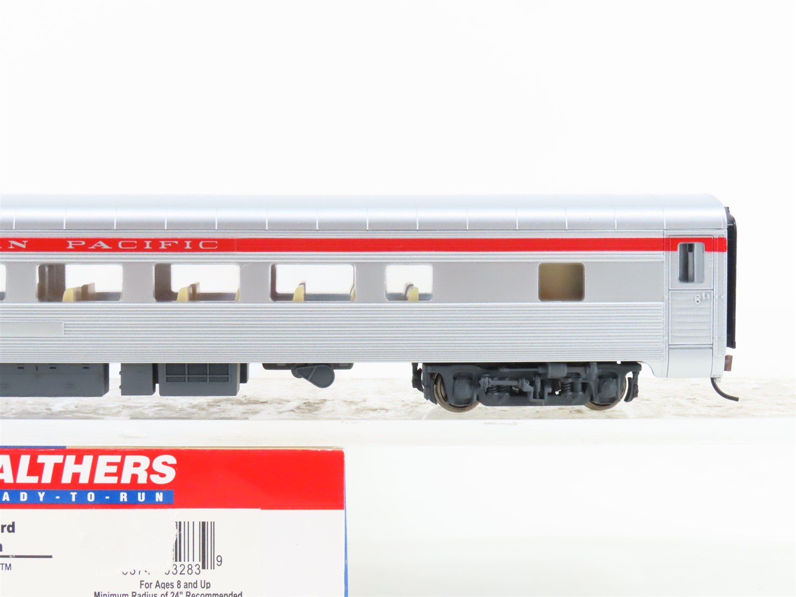 HO Scale Walthers 932-6785 SP Southern Pacific Railroad Coach Passenger Car