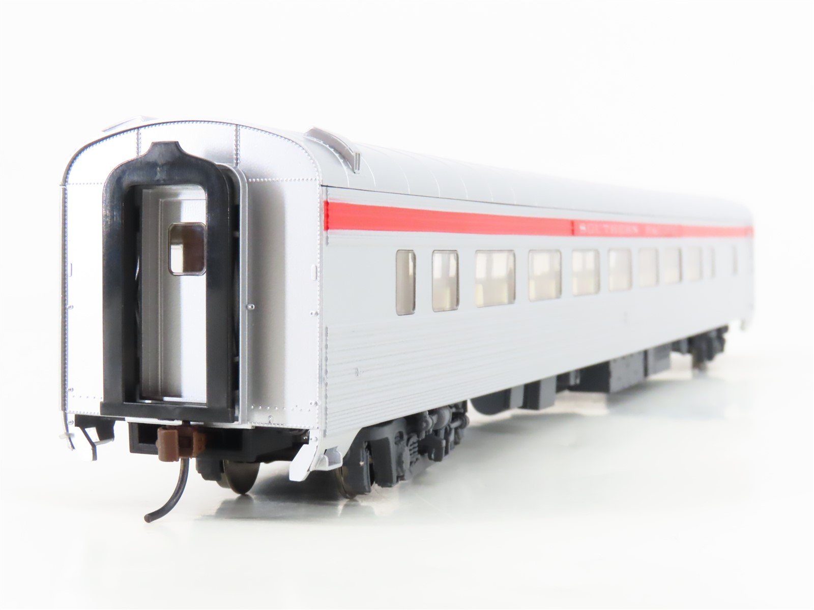 HO Scale Walthers 932-6785 SP Southern Pacific Railroad Coach Passenger Car