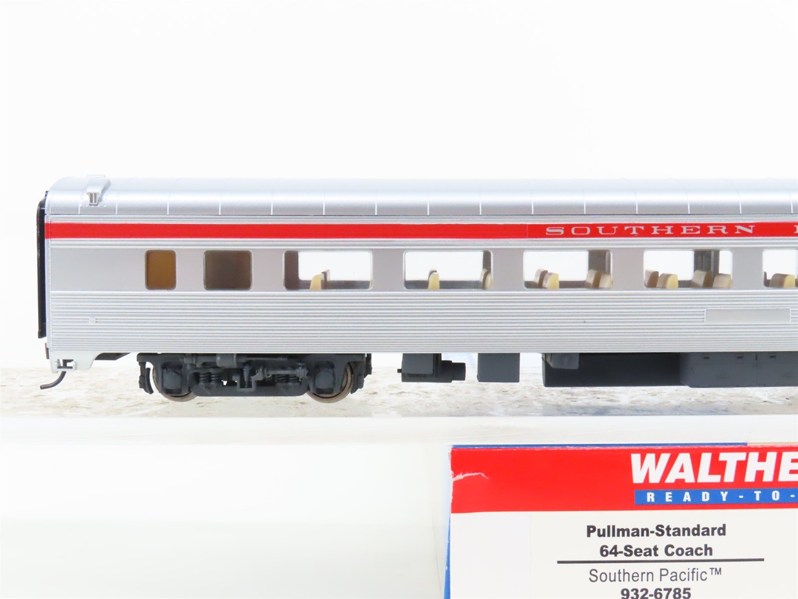 HO Scale Walthers 932-6785 SP Southern Pacific Railroad Coach Passenger Car