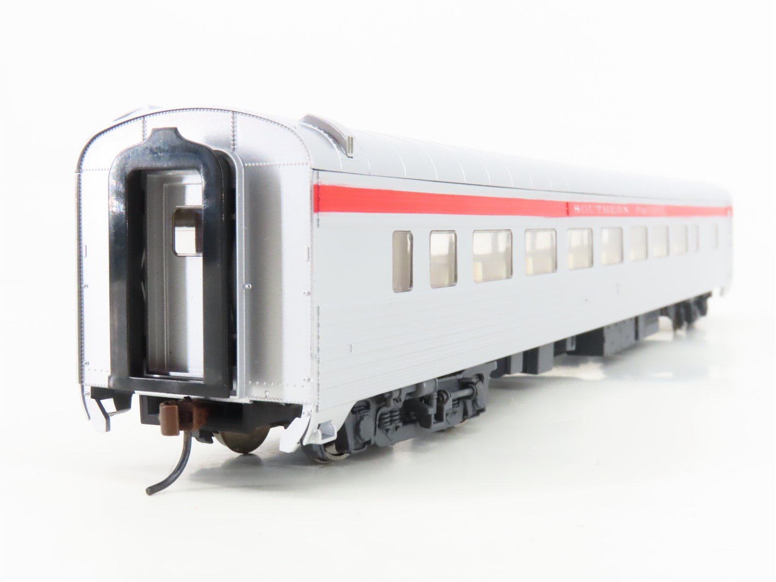 HO Scale Walthers 932-6785 SP Southern Pacific Railroad Coach Passenger Car