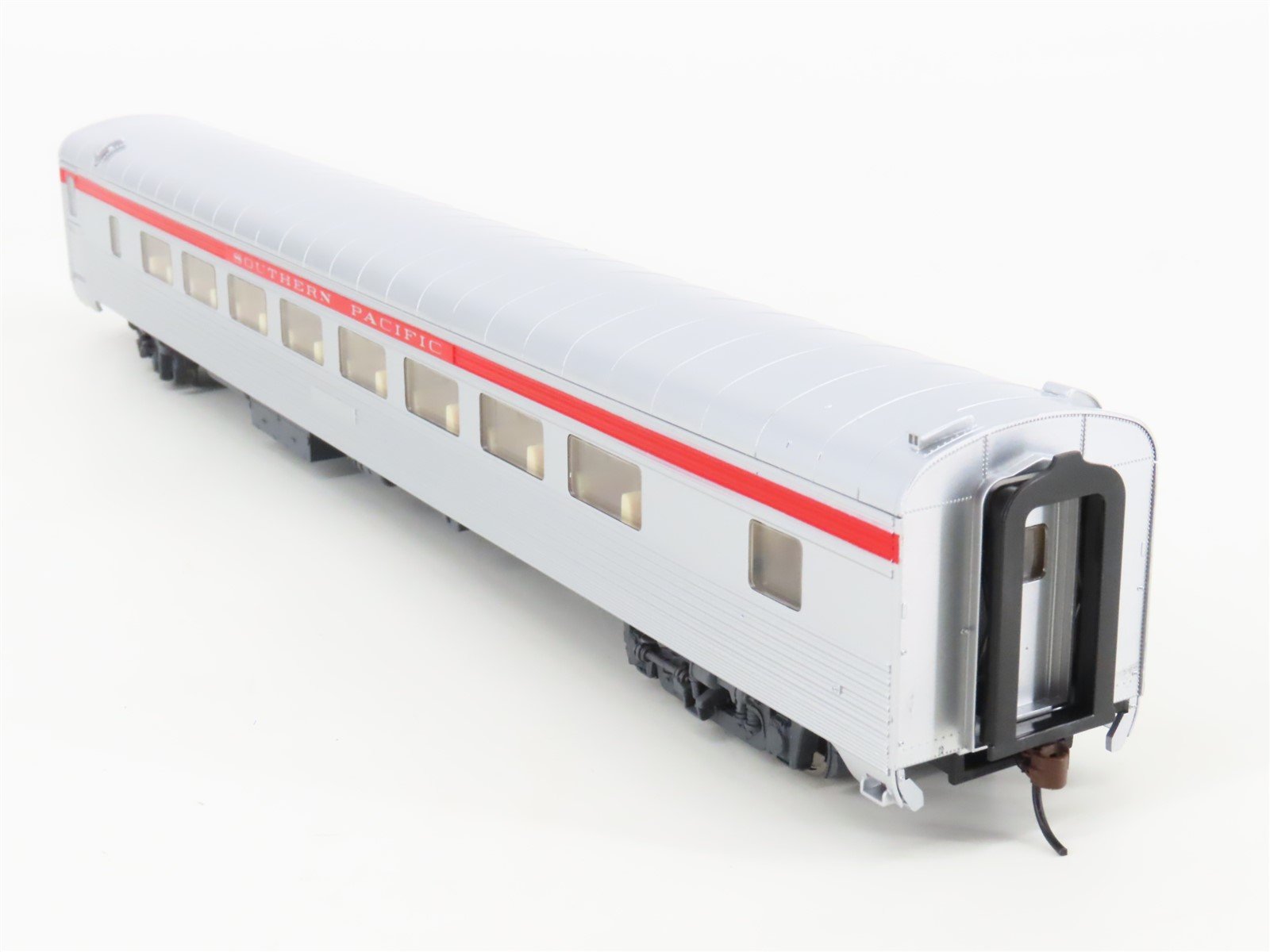 HO Scale Walthers 932-6785 SP Southern Pacific Railroad Coach Passenger Car