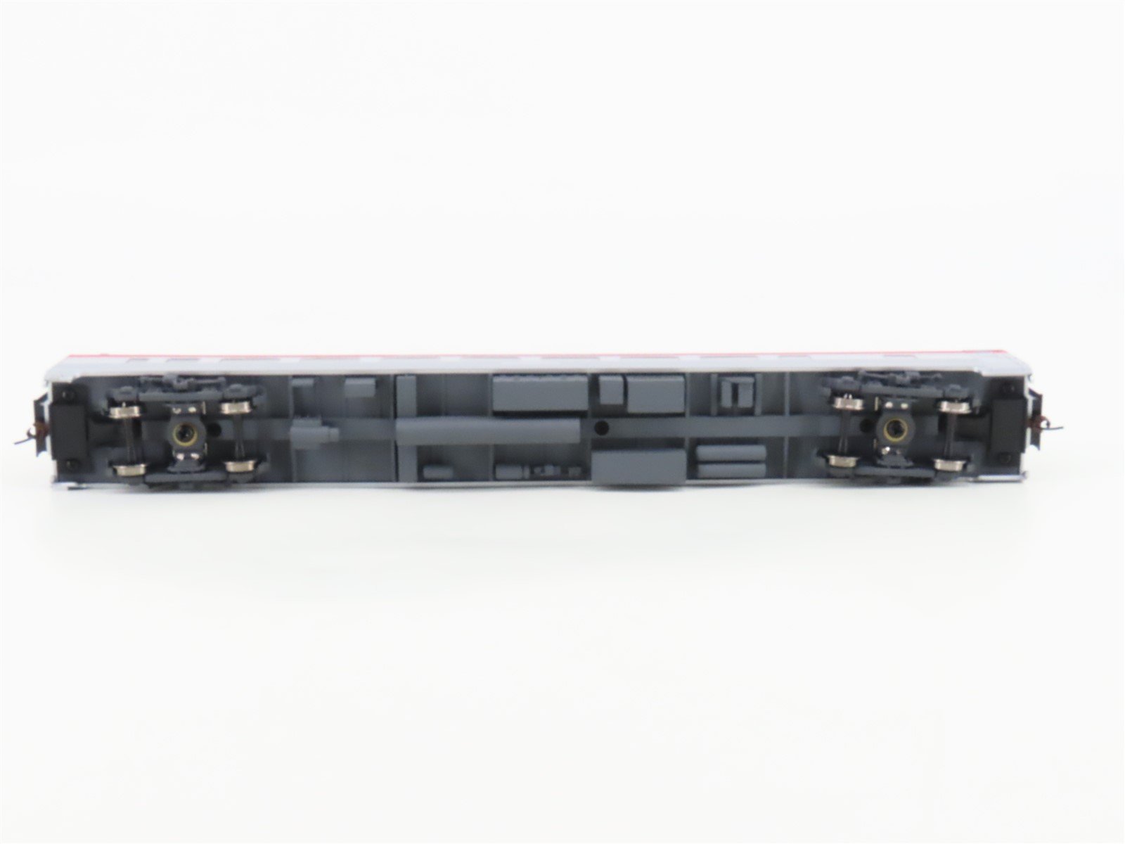 HO Scale Walthers 932-6785 SP Southern Pacific Railroad Coach Passenger Car