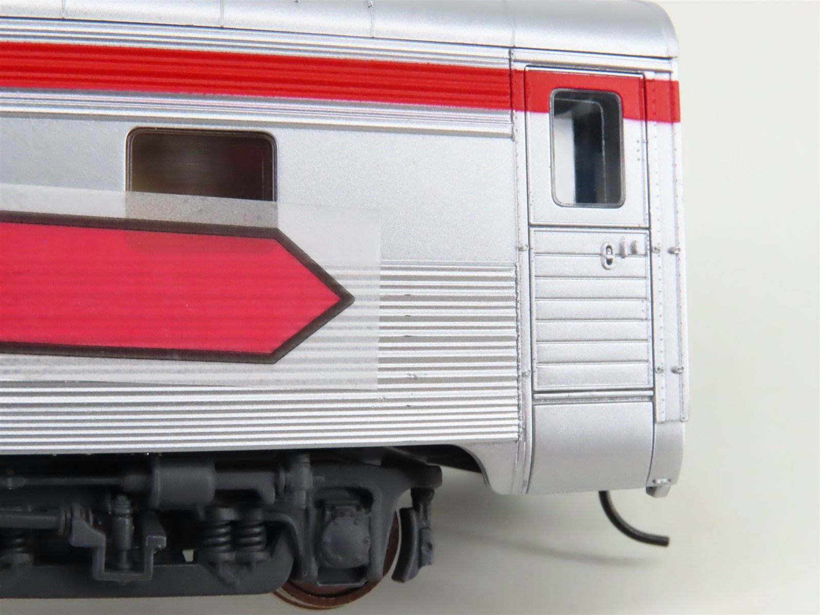 HO Scale Walthers 932-6785 SP Southern Pacific Railroad Coach Passenger Car