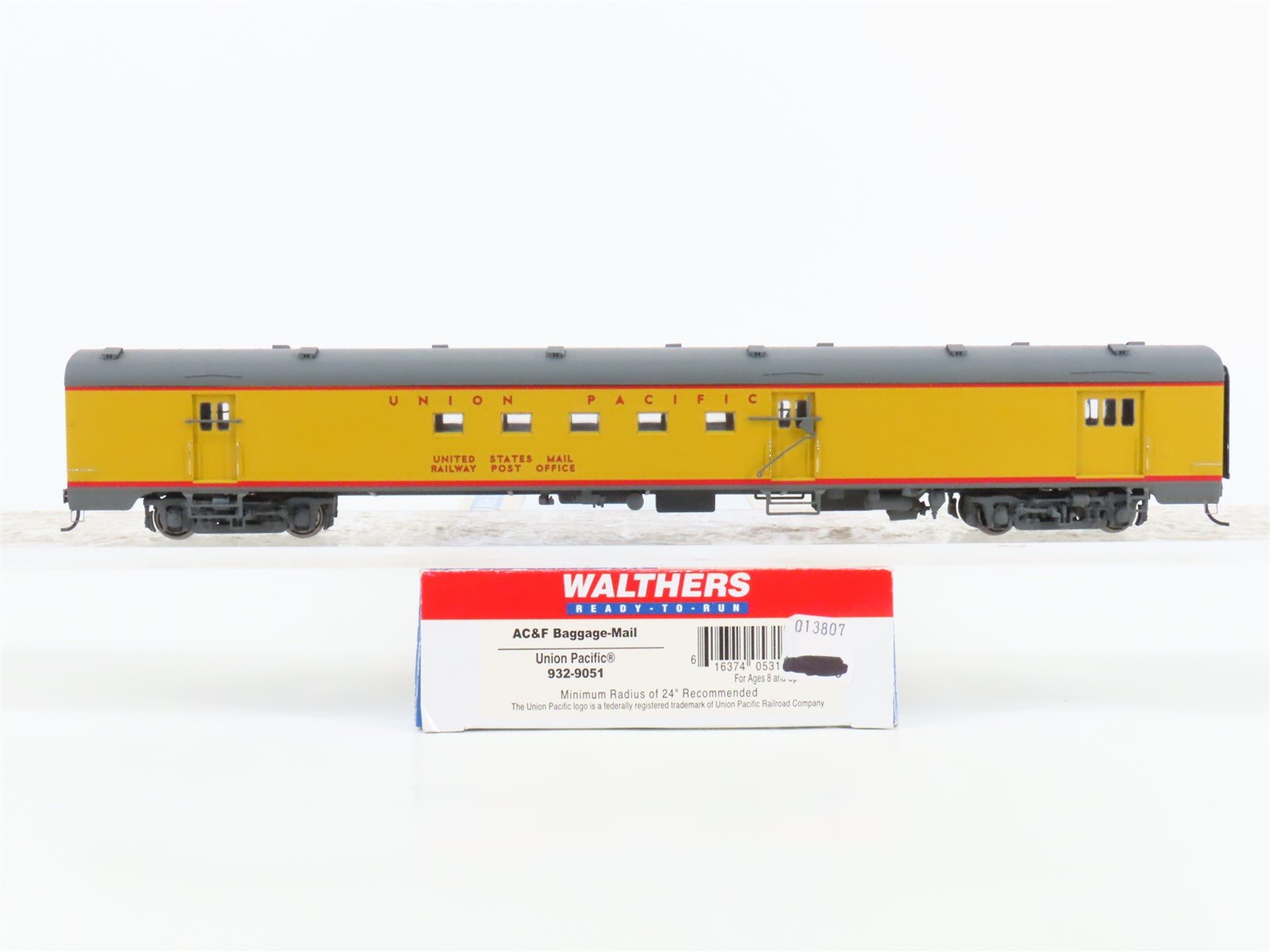 HO Scale Walthers 932-9051 UP Union Pacific Baggage-Mail RPO Passenger Car