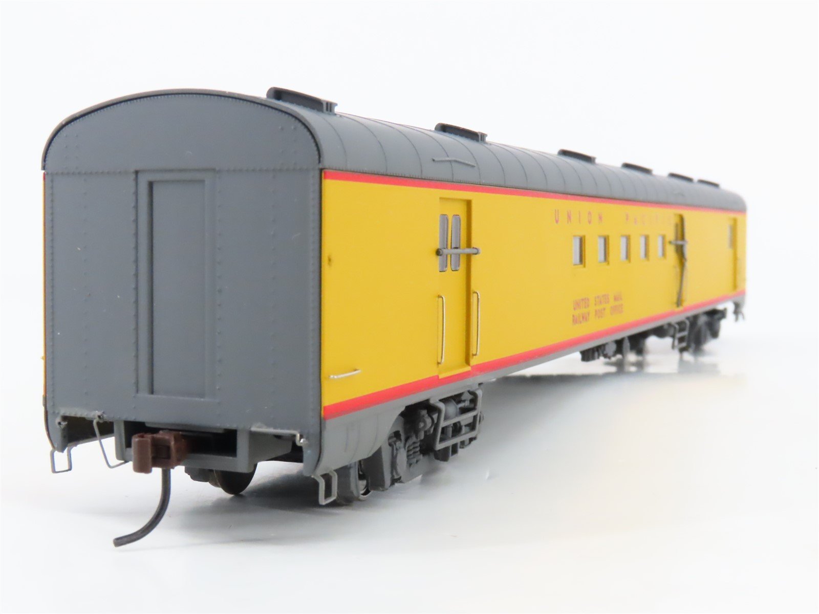HO Scale Walthers 932-9051 UP Union Pacific Baggage-Mail RPO Passenger Car