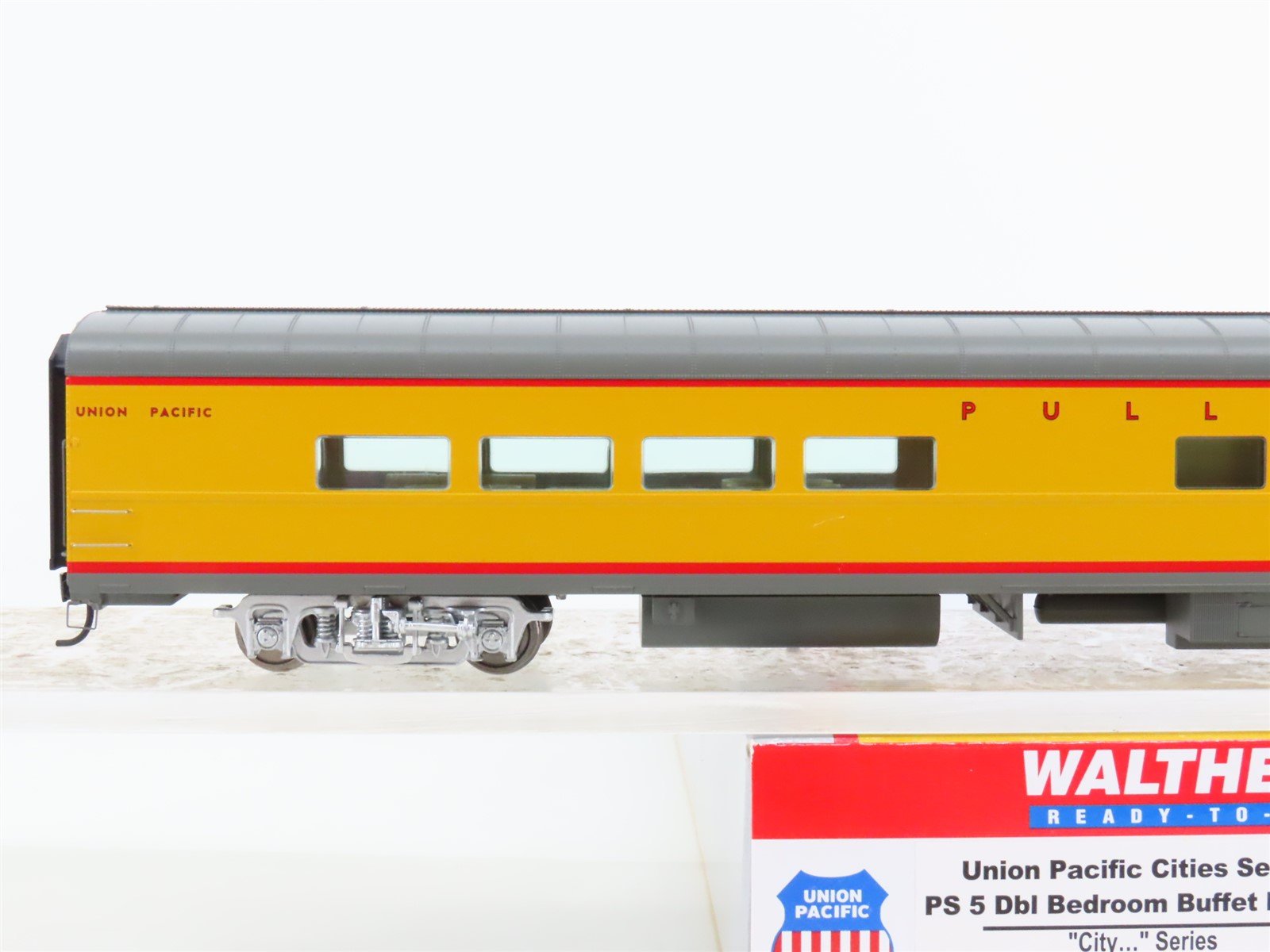 HO Walthers 932-9520 UP Union Pacific Pullman Bedroom Buffet Lounge Passenger