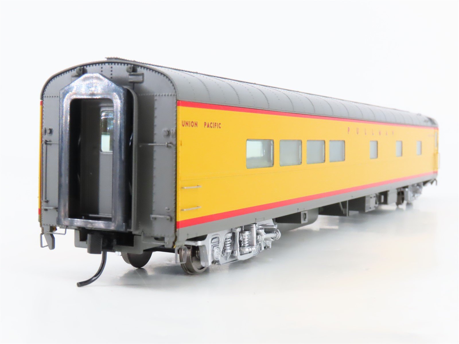 HO Walthers 932-9520 UP Union Pacific Pullman Bedroom Buffet Lounge Passenger