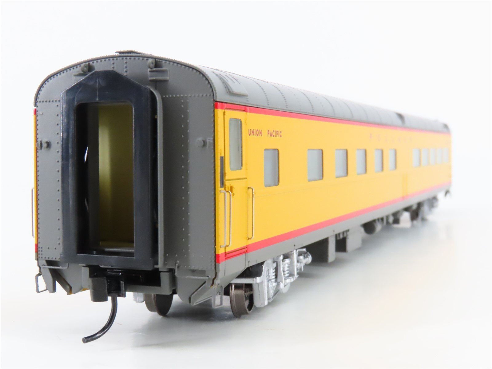 HO Walthers 932-9520 UP Union Pacific Pullman Bedroom Buffet Lounge Passenger