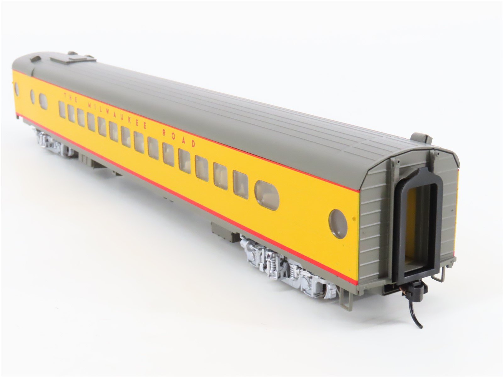 HO Scale Walthers 932-9252 MILW Milwaukee Road Hiawatha Scheme Parlor Passenger
