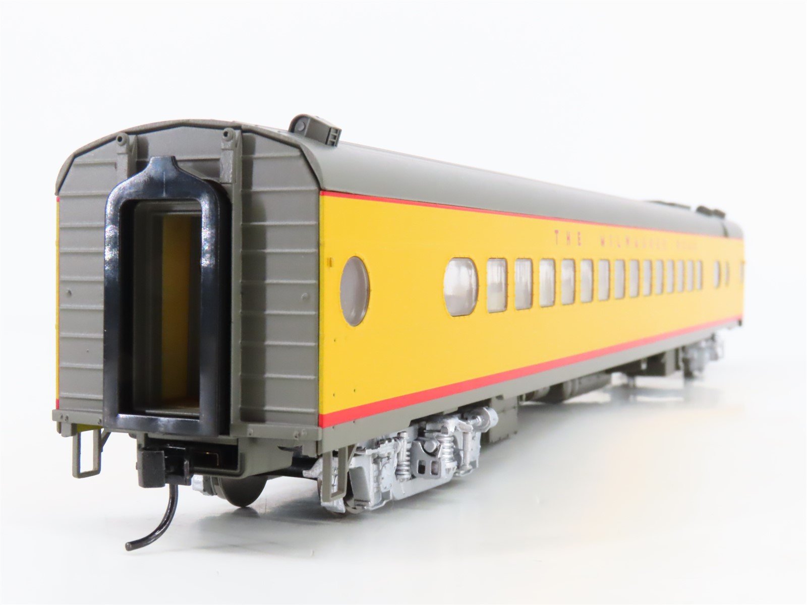 HO Scale Walthers 932-9252 MILW Milwaukee Road Hiawatha Scheme Parlor Passenger