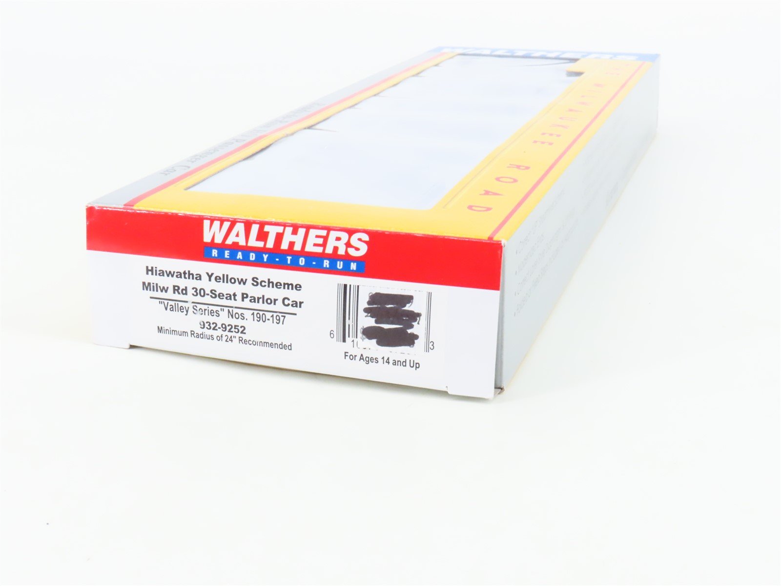 HO Scale Walthers 932-9252 MILW Milwaukee Road Hiawatha Scheme Parlor Passenger