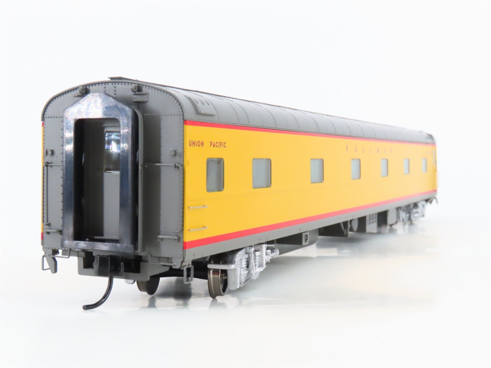 HO Scale Walthers 932-9500 UP Union Pacific Pullman Bedroom Sleeper Passenger