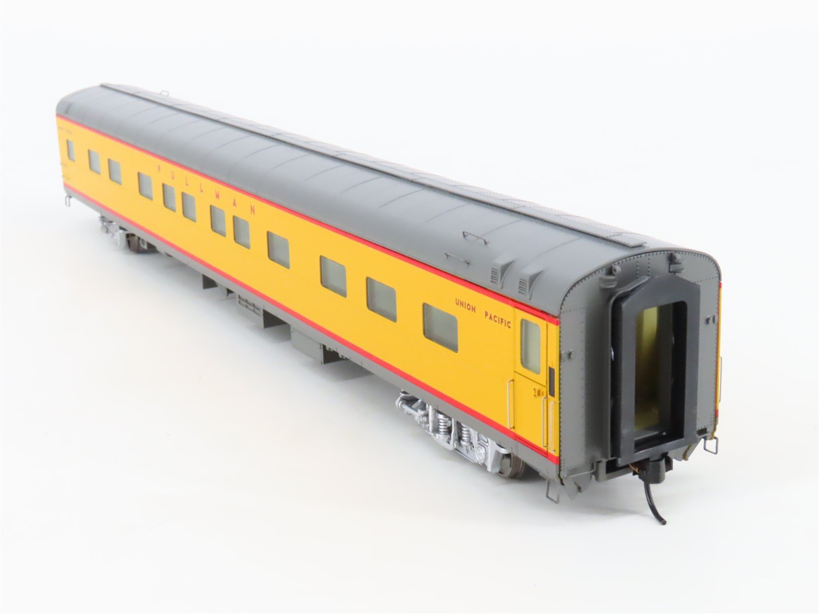 HO Scale Walthers 932-9510 UP Union Pacific Pullman Sleeper Passenger Car