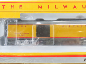 HO Walthers 932-9291 MILW Hiawatha Scheme Baggage Express Passenger -Sealed