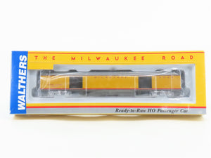 HO Walthers 932-9291 MILW Hiawatha Scheme Express Baggage Passenger -Sealed