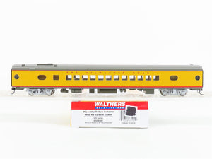 HO Scale Walthers 932-9281 MILW Milwaukee Road Hiawatha Scheme Coach Passenger