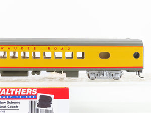 HO Scale Walthers 932-9281 MILW Milwaukee Road Hiawatha Scheme Coach Passenger