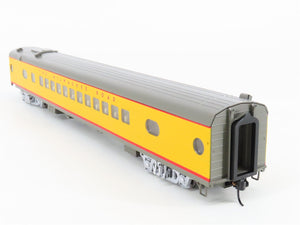 HO Scale Walthers 932-9281 MILW Milwaukee Road Hiawatha Scheme Coach Passenger
