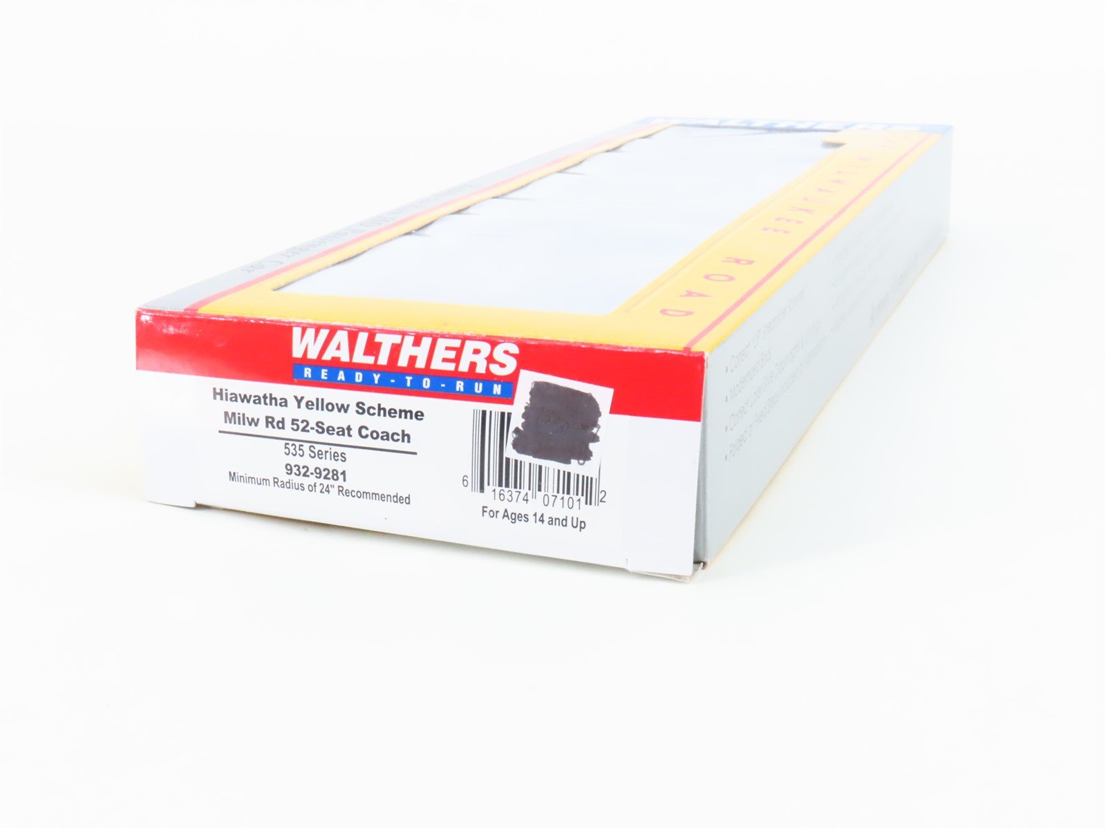 HO Scale Walthers 932-9281 MILW Milwaukee Road Hiawatha Scheme Coach Passenger