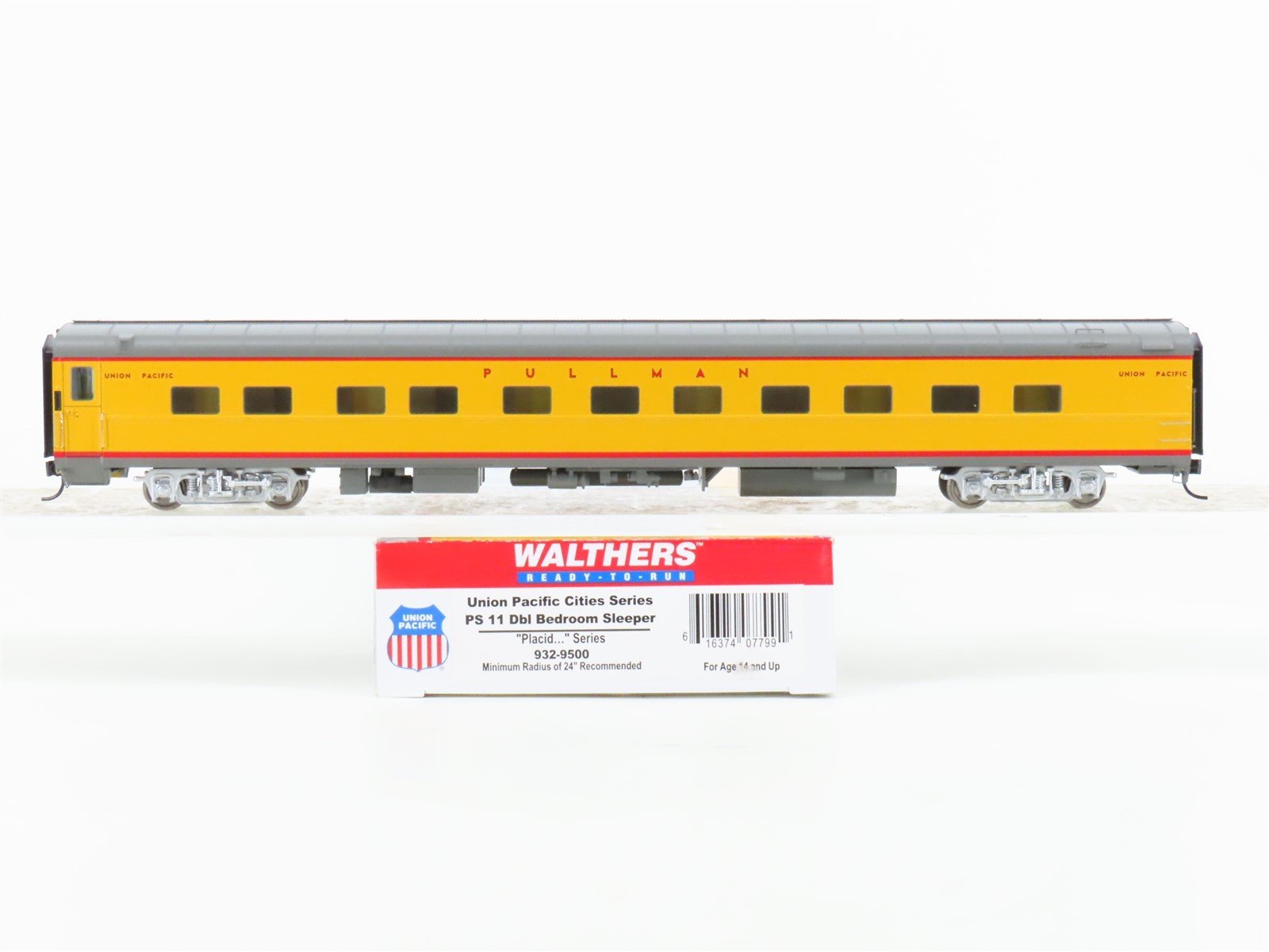 HO Scale Walthers 932-9500 UP Union Pacific Double Bedroom Sleeper Passenger