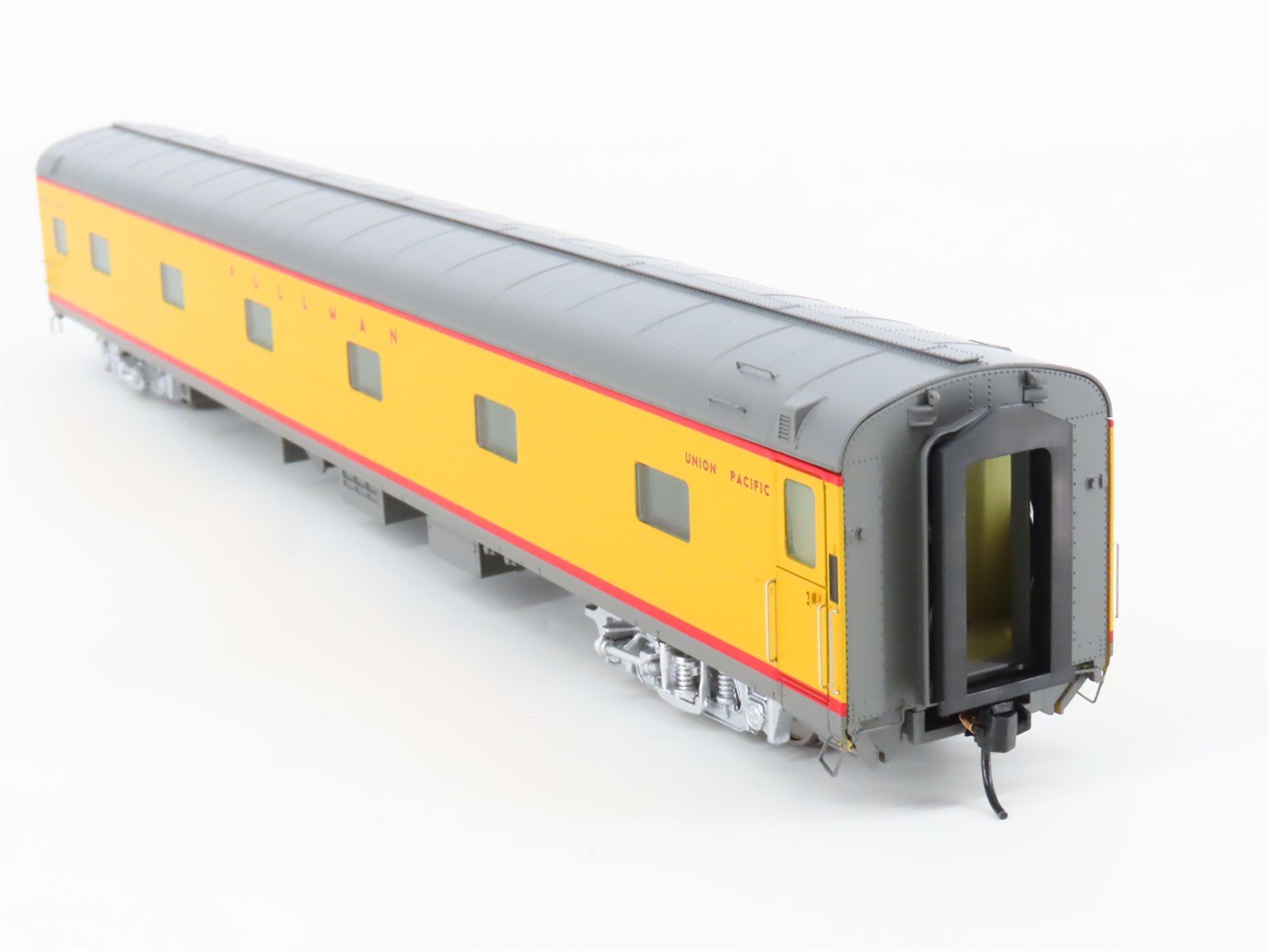 HO Scale Walthers 932-9500 UP Union Pacific Double Bedroom Sleeper Passenger