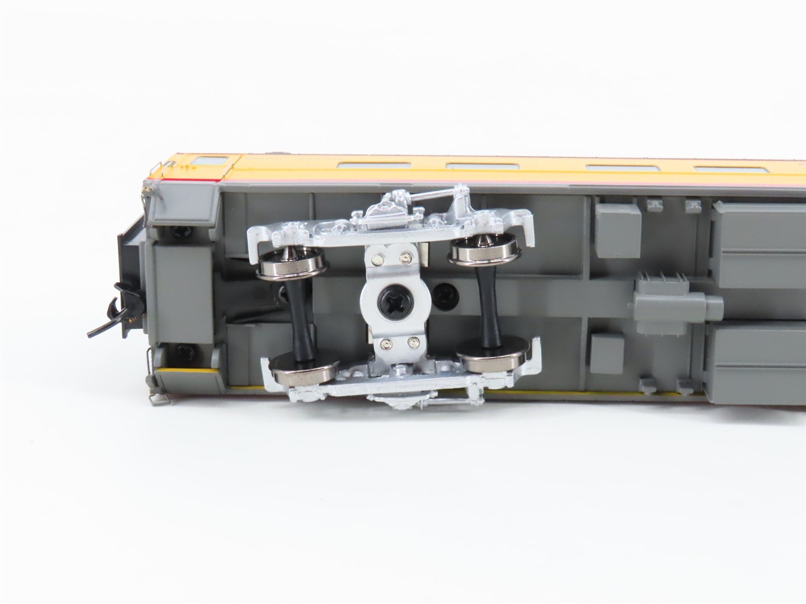 HO Scale Walthers 932-9500 UP Union Pacific Double Bedroom Sleeper Passenger