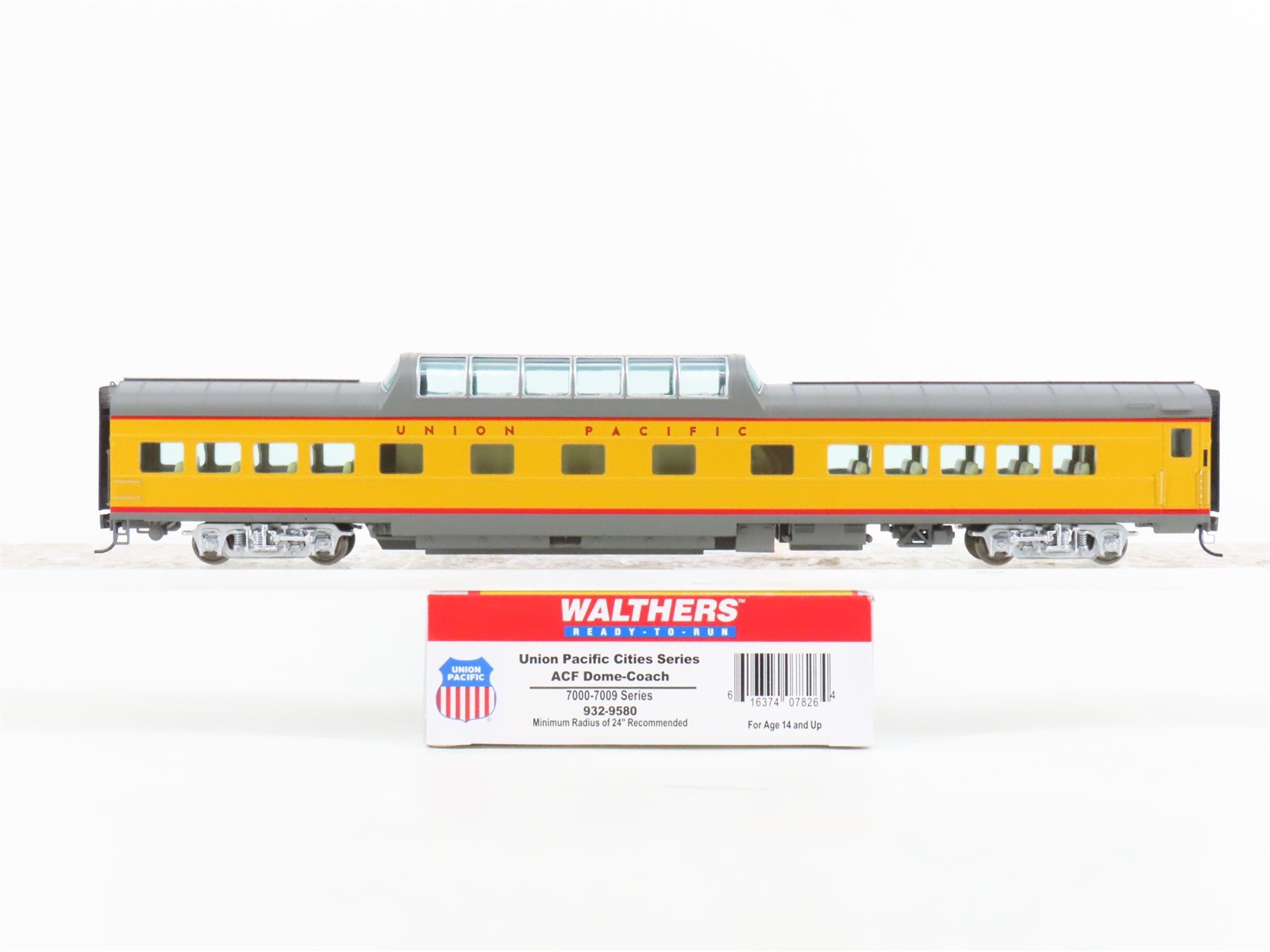 HO Scale Walthers 932-9580 UP Union Pacific Railroad Dome-Coach Passenger Car