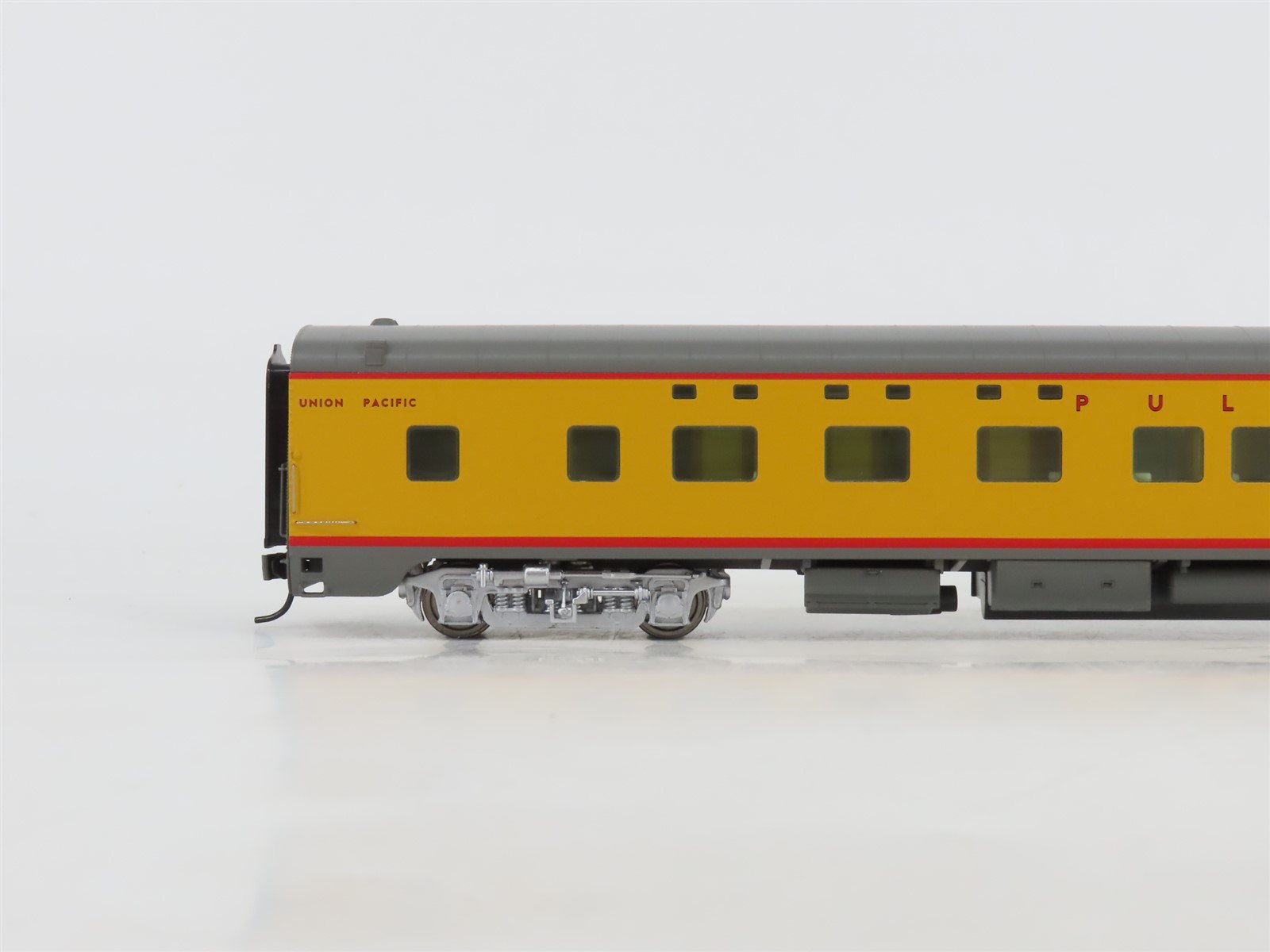 HO Scale Walthers 932-9490 UP Union Pacific Cities PS 4-4-2 Sleeper Passenger
