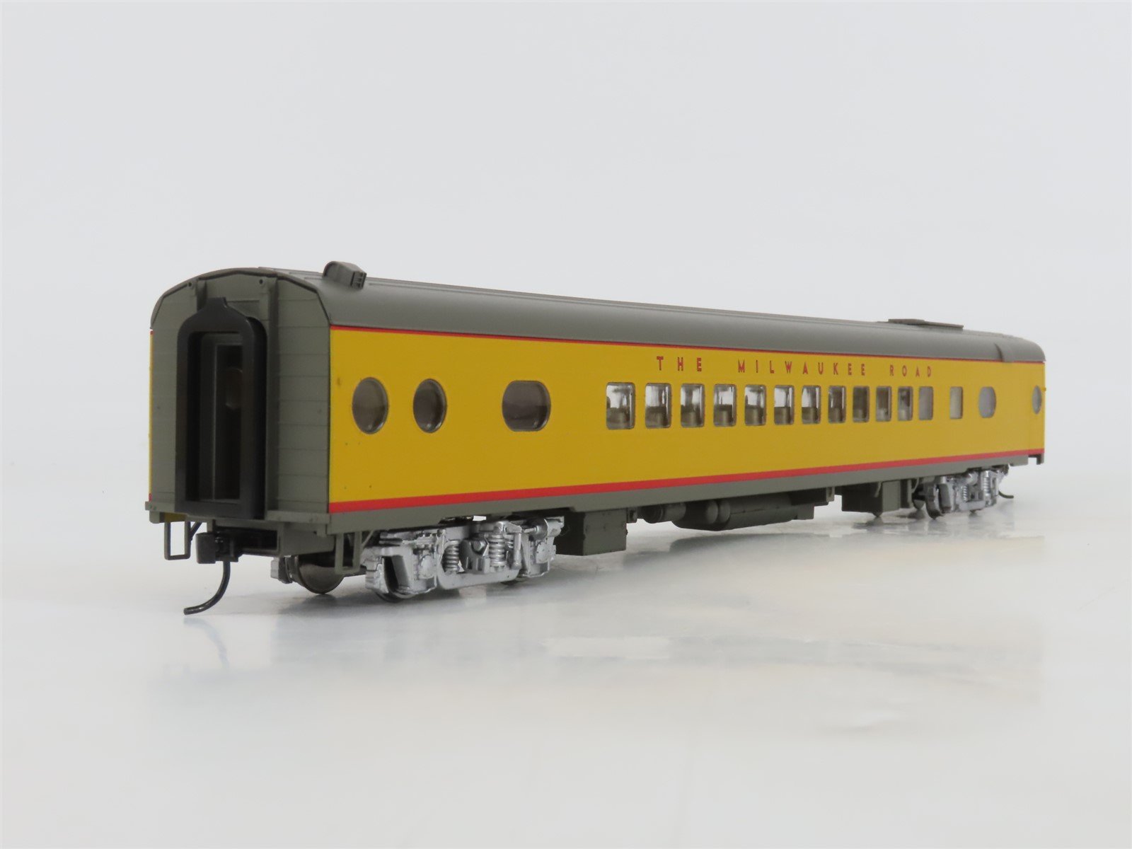 HO Scale Walthers 932-9282 MILW Hiawatha 