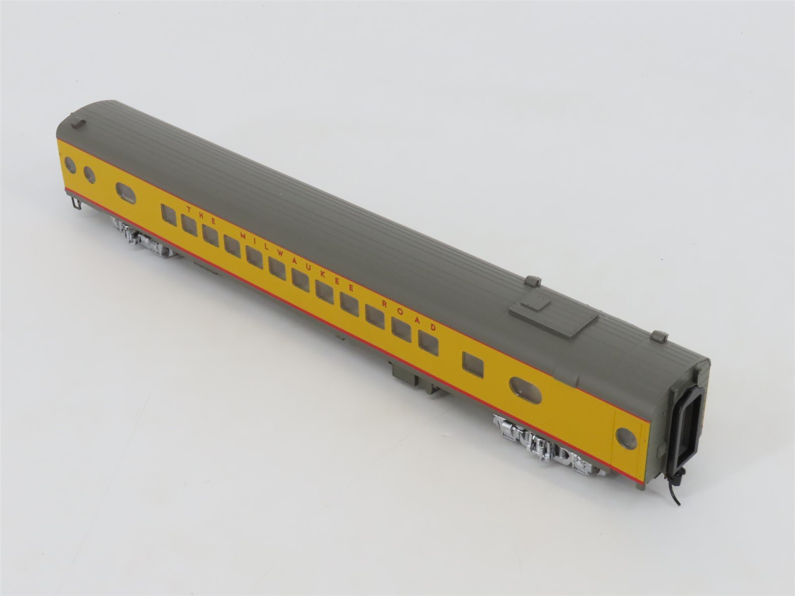 HO Scale Walthers 932-9282 MILW Hiawatha 