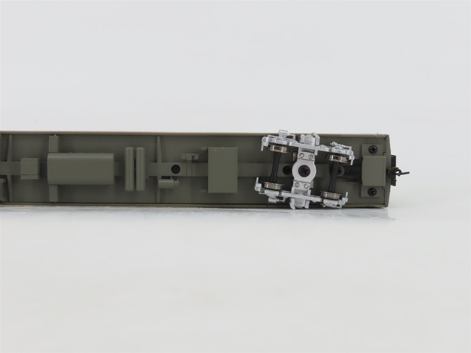 HO Scale Walthers 932-9282 MILW Hiawatha 