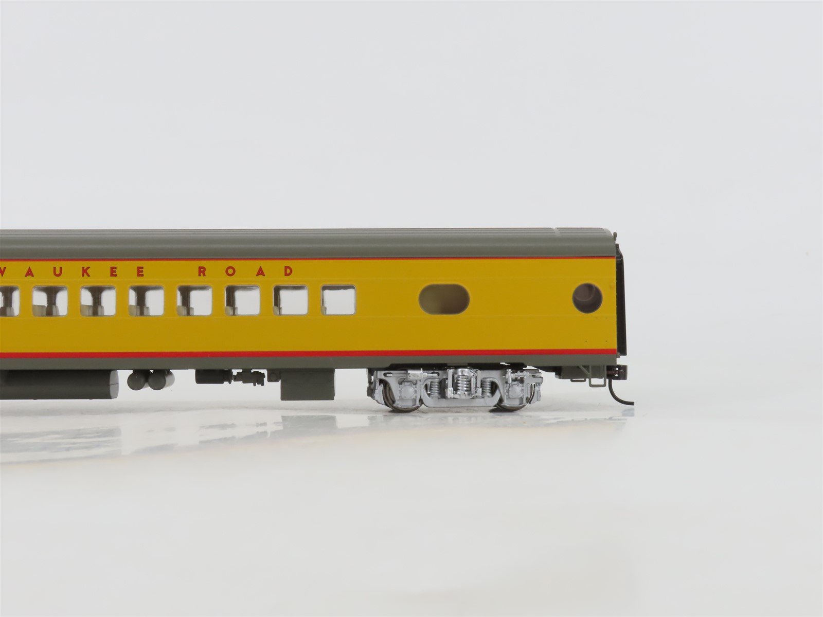 HO Scale Walthers 932-9302 MILW Hiawatha 