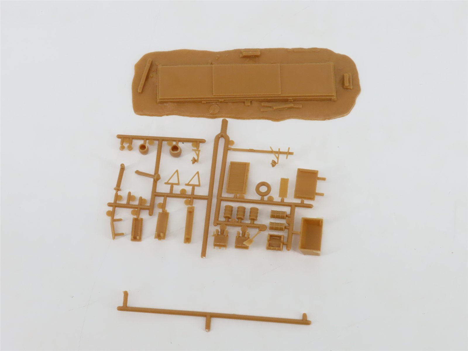 HO 1/87 Con-Cor Kit #9033 Engine Crew Shanty Building