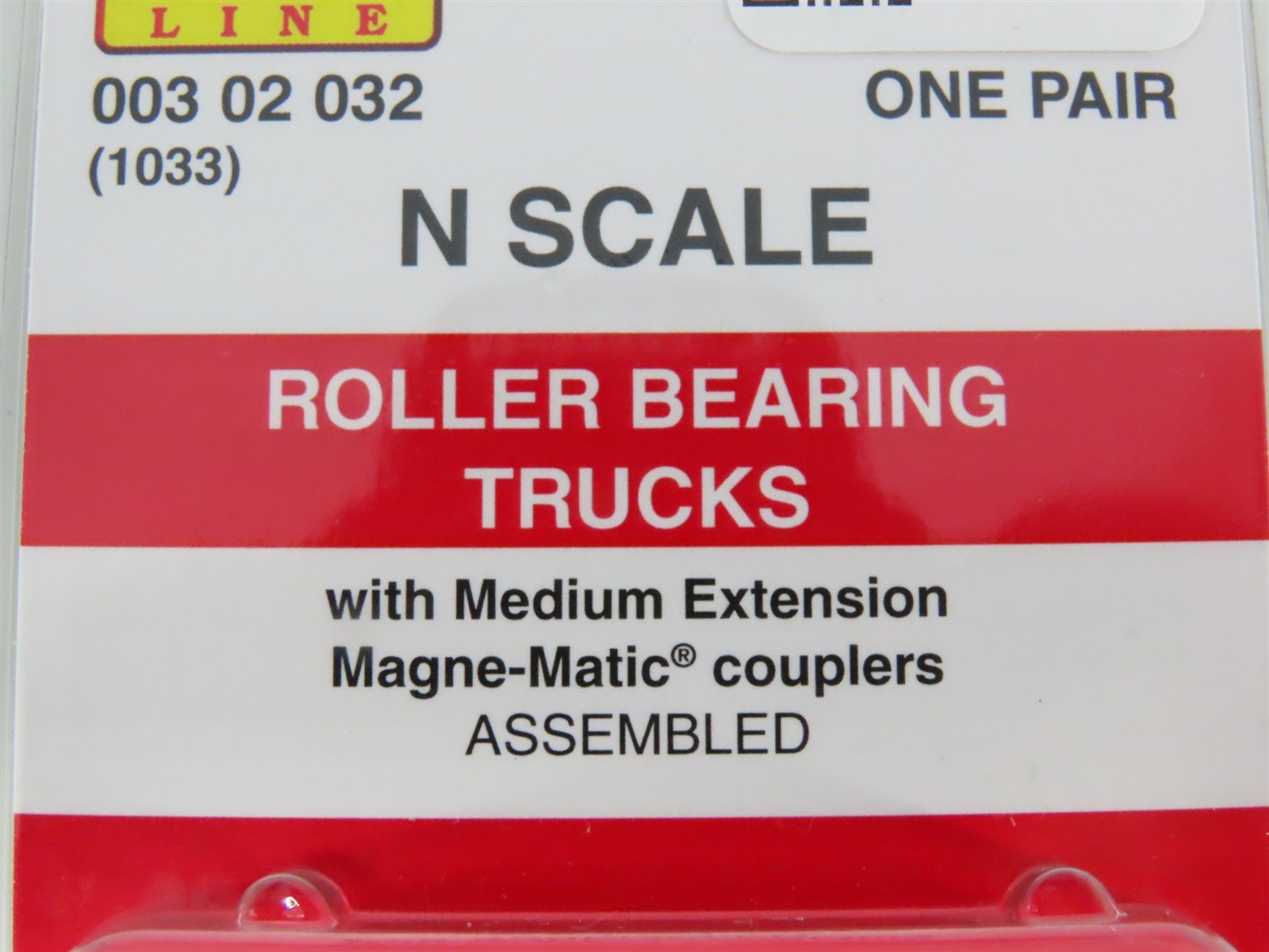 N Micro-Trains MTL 00302032 (1033) Roller Bearing Trucks w/ Couplers - 1 Pair