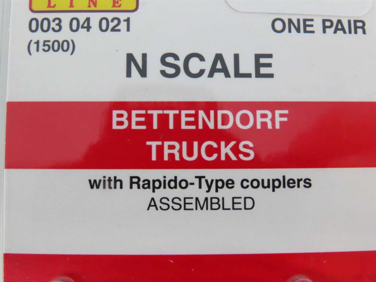 N Micro-Trains MTL 00304021 (1500) Bettendorf Trucks w/ Rapido Couplers - 1 Pair