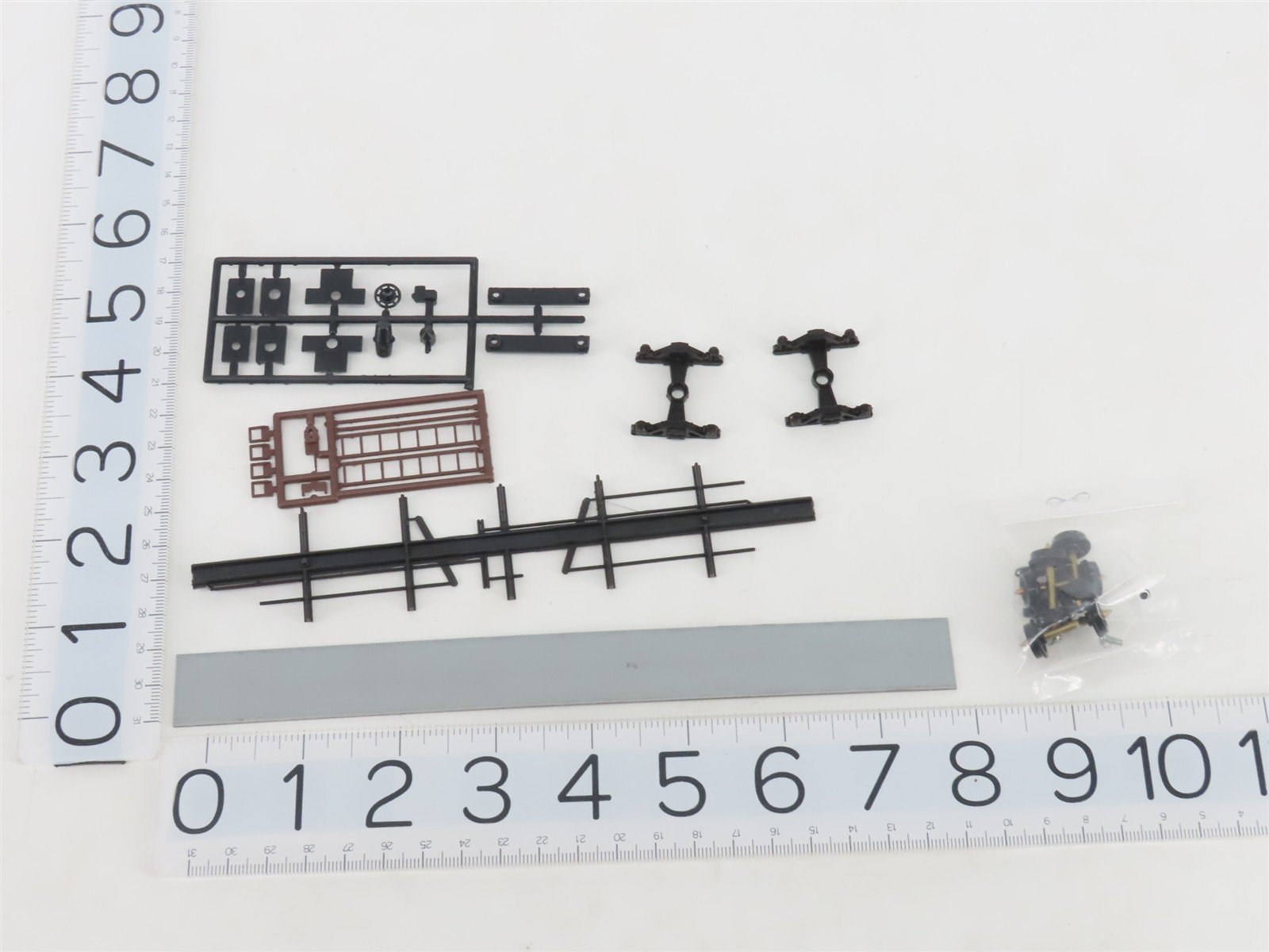 HO Scale E&C Shops Kit 0121 SP Southern Pacific 62' Woodchip Hopper #354800