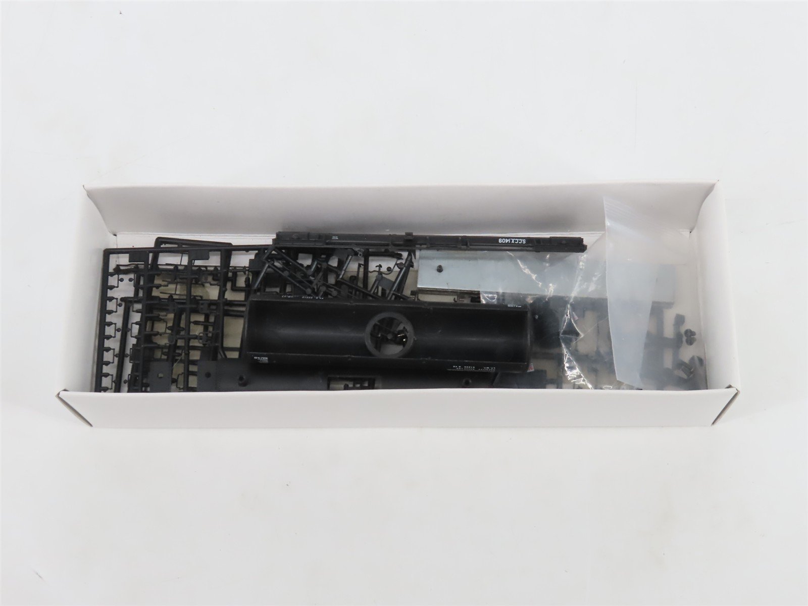 HO Scale Life Like Proto 2000 Kit 21282 SCCX Shell Single Dome Tank Car #1409