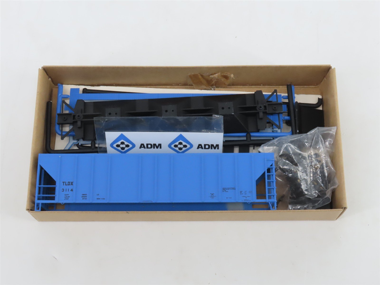 HO Scale Walthers Kit 932-9106 TLDX ADM 3-Bay PS-2 Covered Hopper #3114