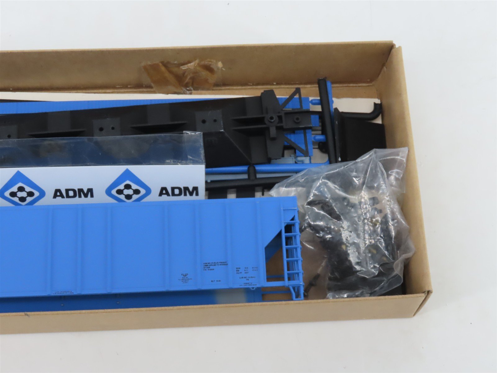 HO Scale Walthers Kit 932-9106 TLDX ADM 3-Bay PS-2 Covered Hopper #3114