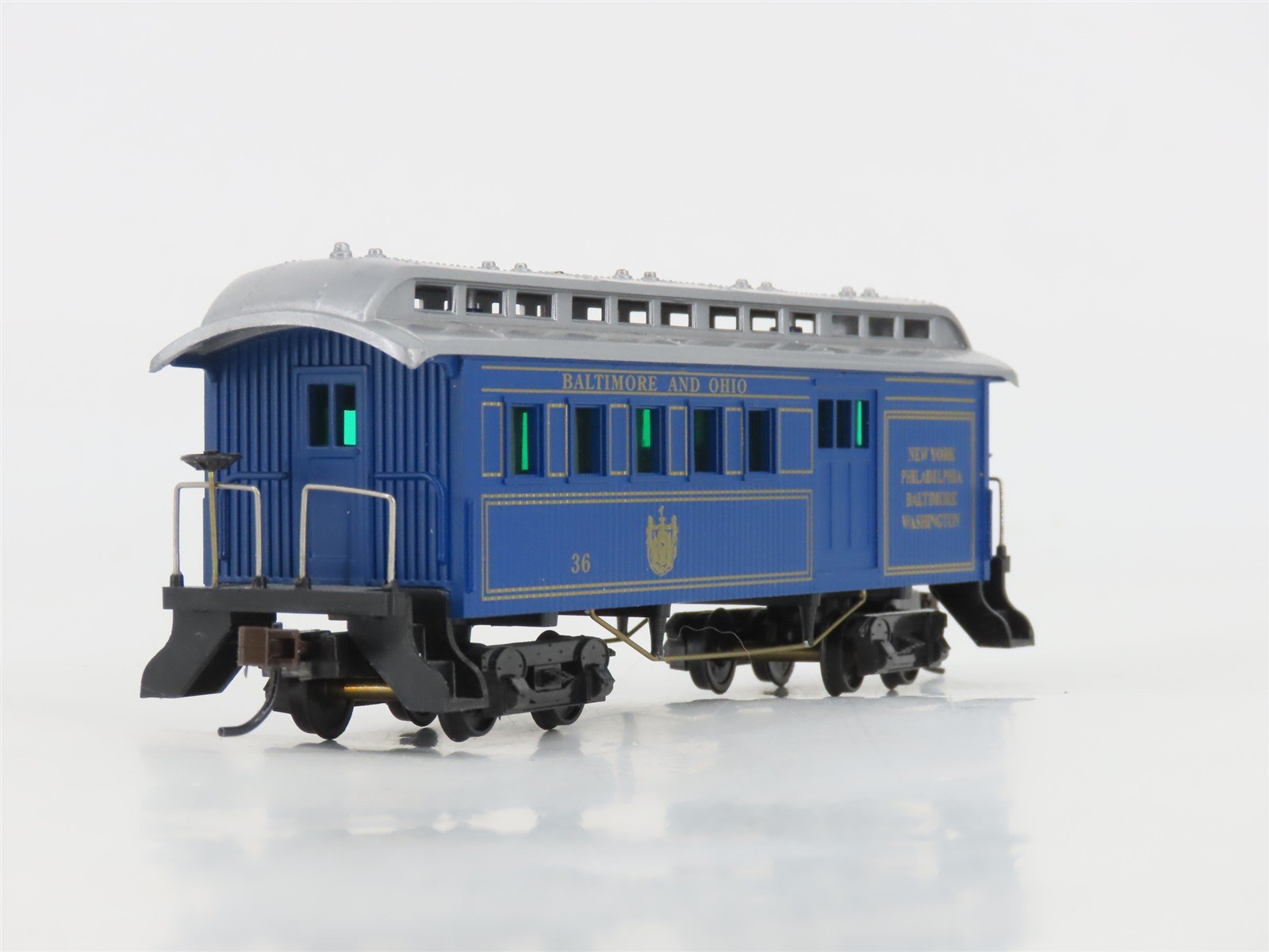 HO Mantua Classics 720525 B&O Baltimore & Ohio 1890 Combine Wooden Passenger #36