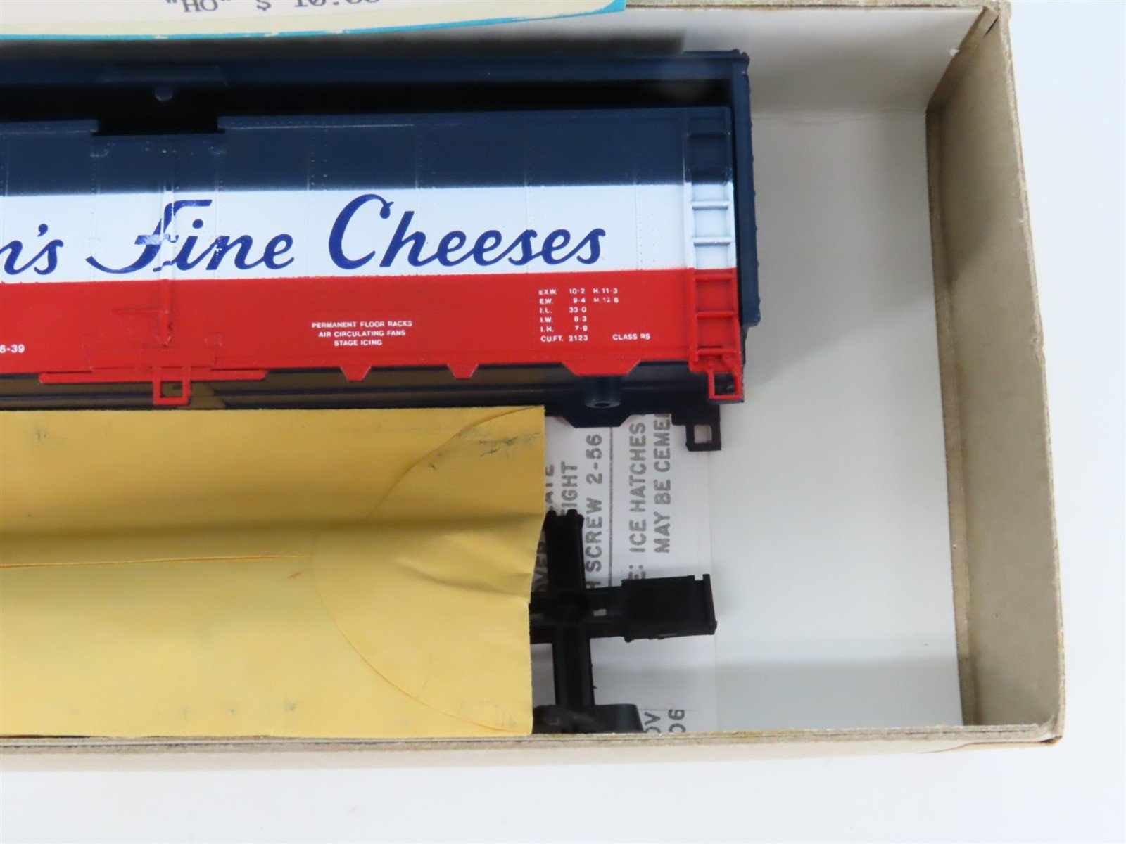 HO Scale Athearn Bev-Bel Kit #2298 BPDX Borden's Fine Cheeses 40' Reefer #12653