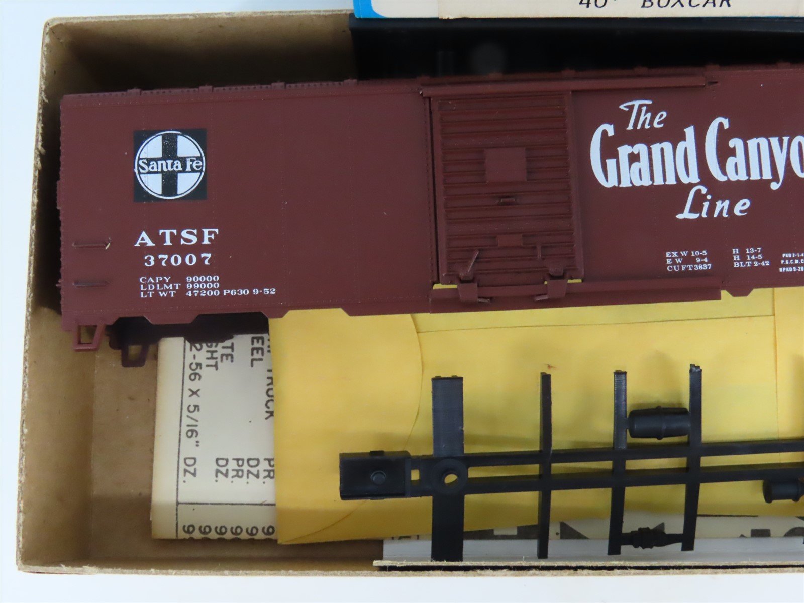 HO Scale Athearn Bev-Bel Kit #1398 ATSF Santa Fe Grand Canyon 40' Box Car #37007