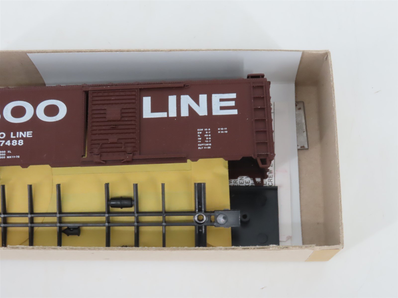 HO Scale Athearn Bev-Bel Kit #455-2 SOO Line 40' Single Door Box Car #47488