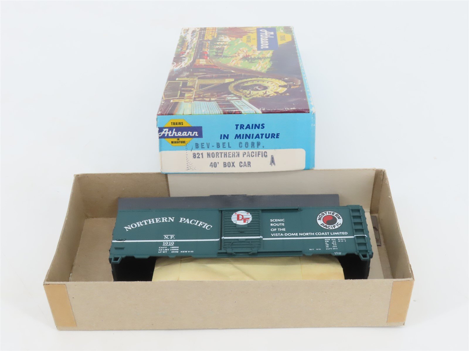 HO Scale Athearn Bev-Bel Kit #821 NP Northern Pacific 40' Box Car #1010