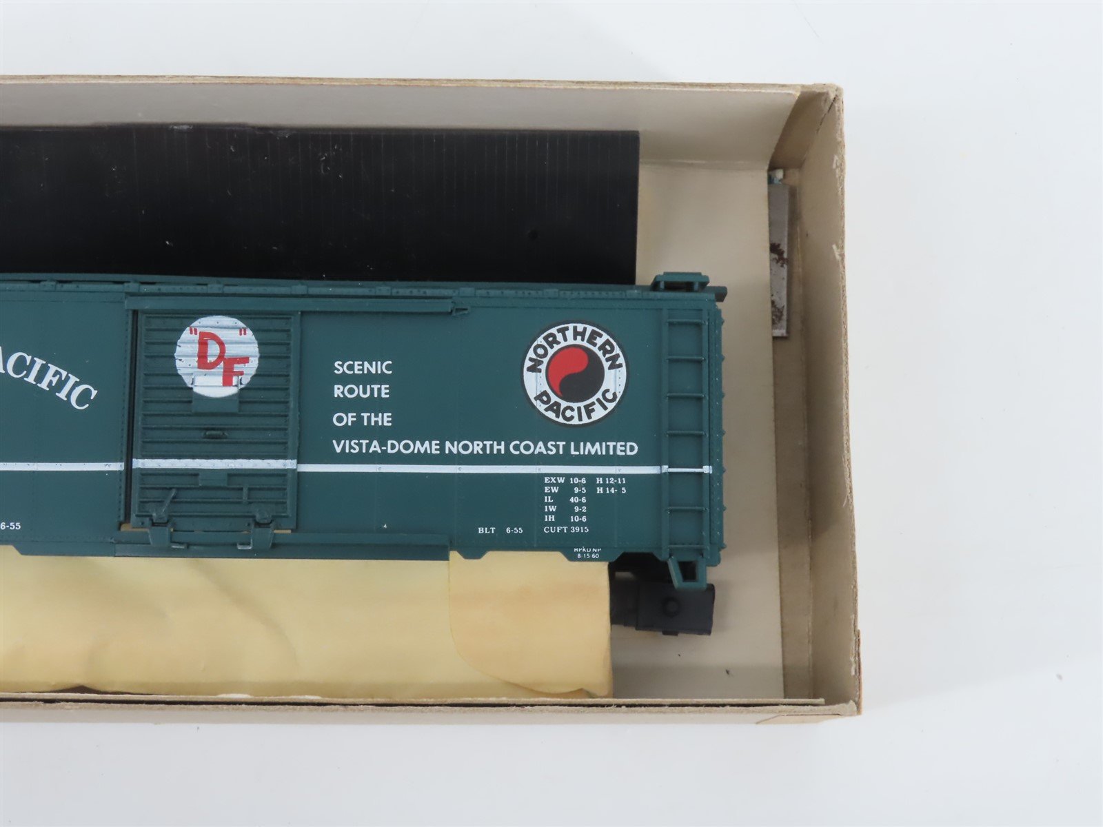 HO Scale Athearn Bev-Bel Kit #821 NP Northern Pacific 40' Box Car #1010